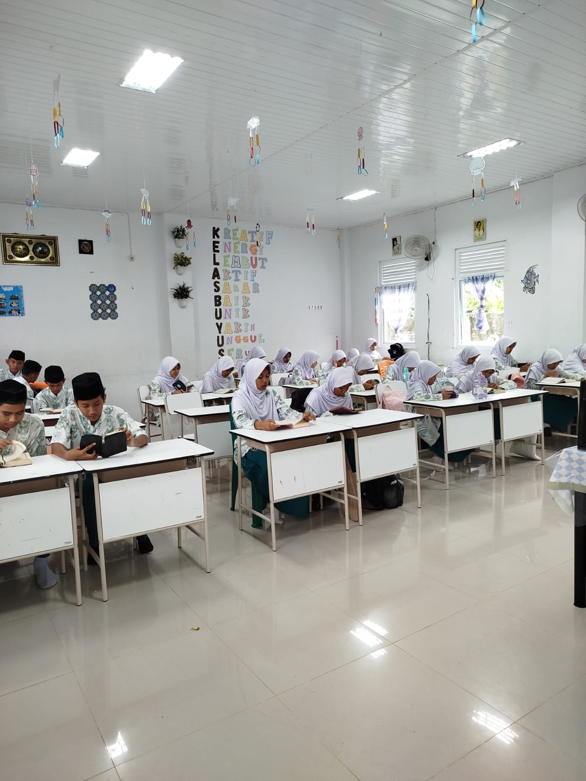 Pembiasaan Mengaji Lima Belas Menit (LIMIT)